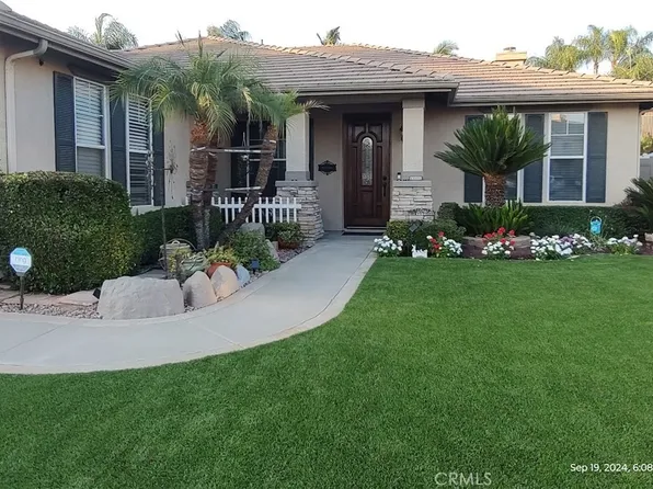 29848 Water St, Highland, CA 92346