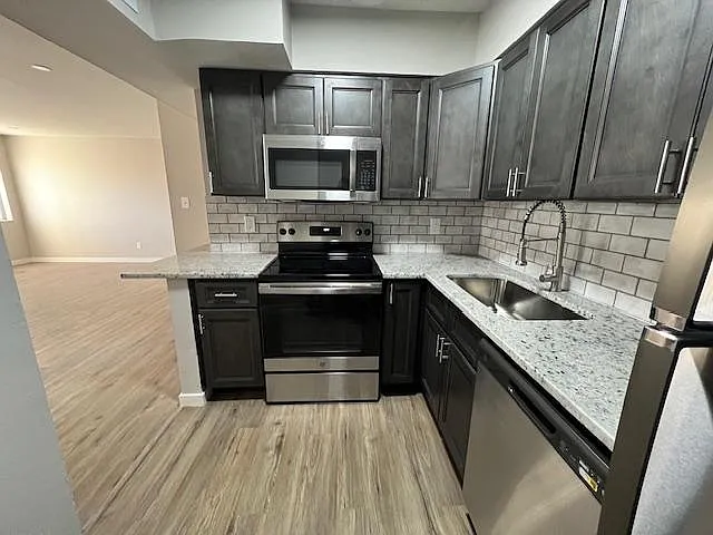 Oakwood Apartments — Photo 6