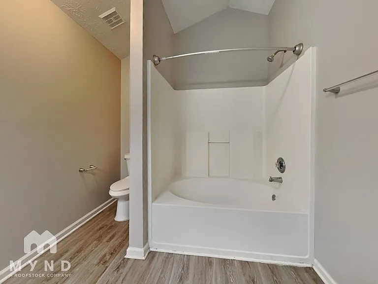 211 Nicki Ct — Photo 15