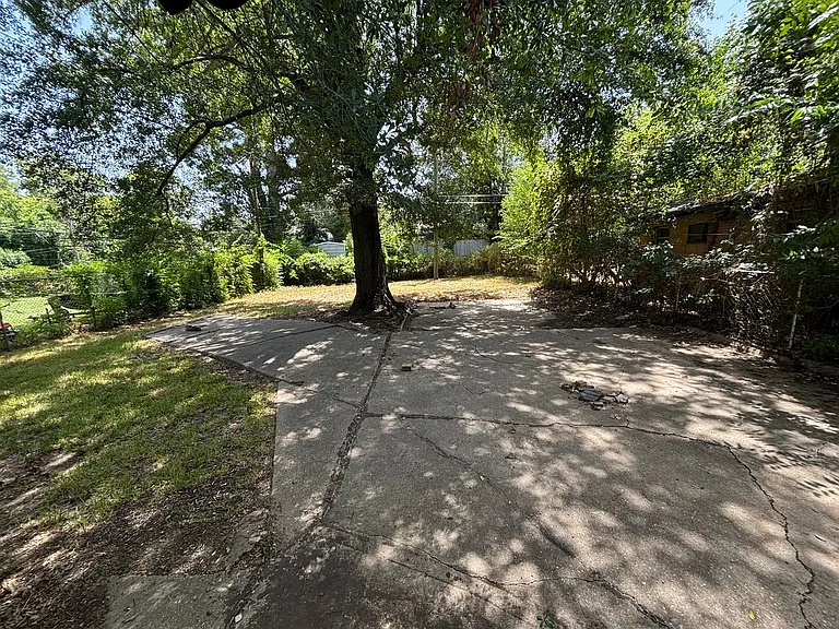 127 E Olive St — Photo 11