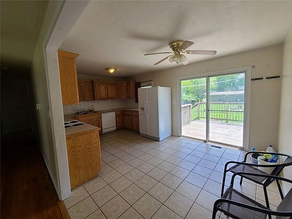 3rd image of 18515 E Cheyenne Dr