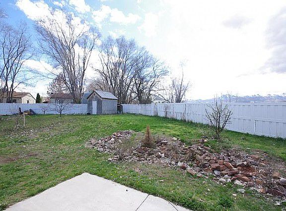 4th image of 3942 S Vermont Ct