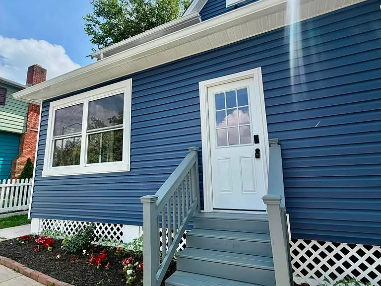 333 Washburn Ave — Photo 3