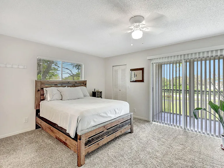 7185 Huntington Ln #301 — Photo 4