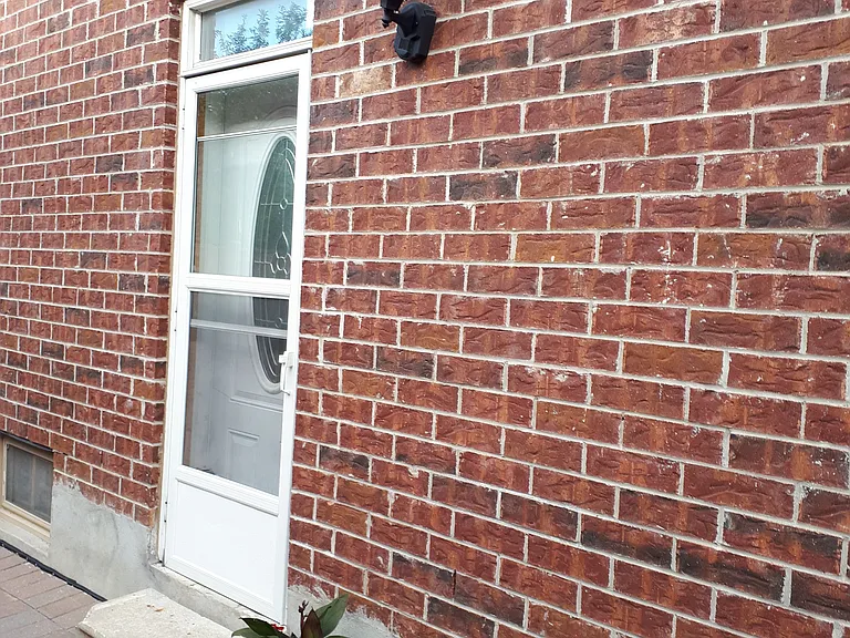18 Corvette Ave — Photo 3