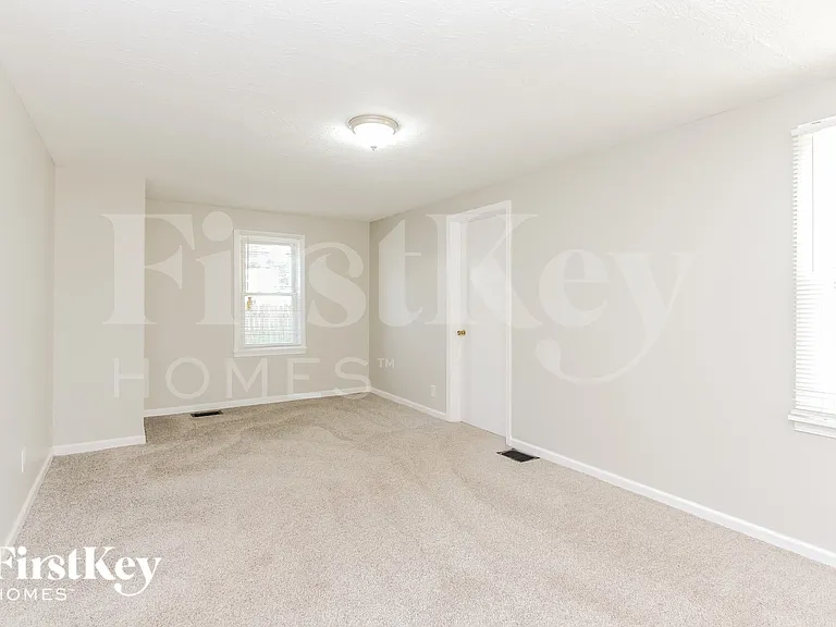 2337 Calhoun St — Photo 6