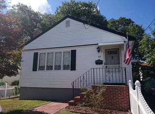 83 Oakmere St, West Roxbury, MA 02132