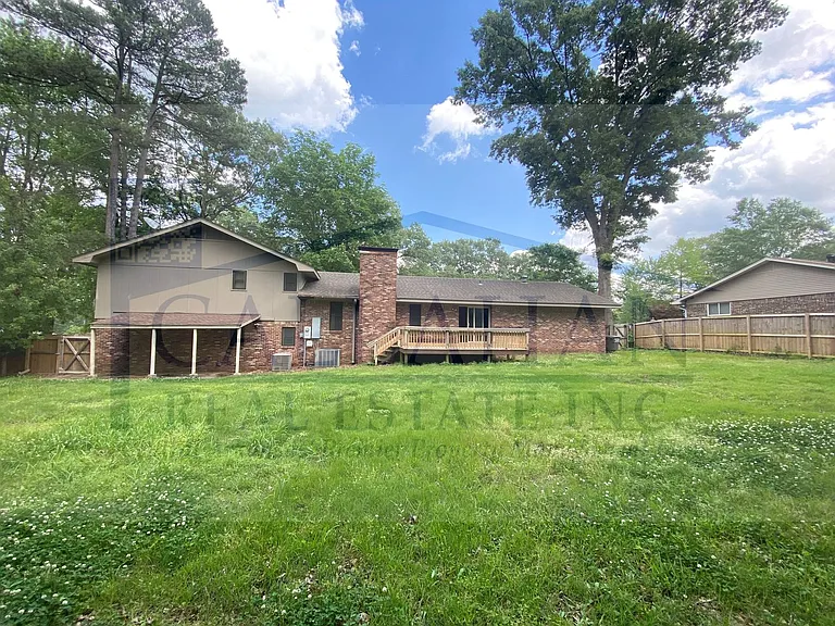 2811 Fox Glenn St — Photo 17