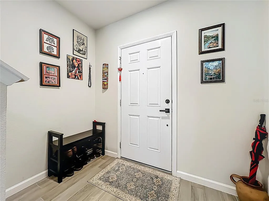 3 bed, 2.5 bath, 1484 sqft, $2,400 — Photo 3