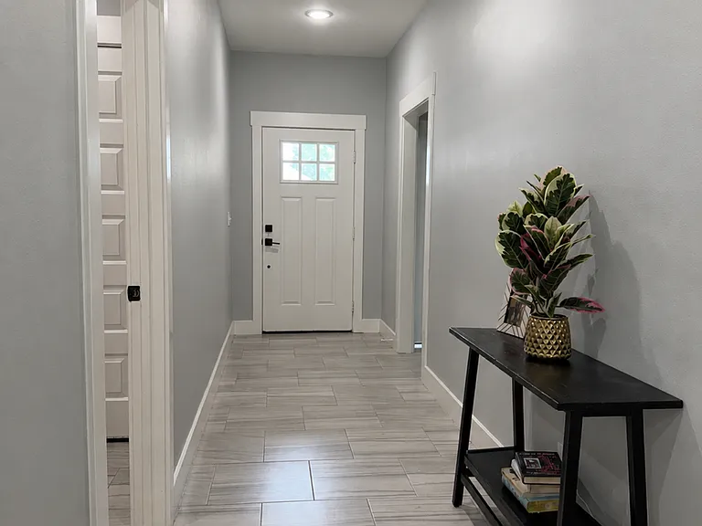 727 Cove Pl — Photo 5