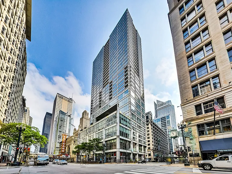 8 E Randolph St #3101 — Photo 1
