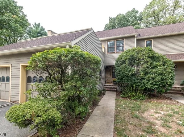 107 Provincetown Ct, Raritan Twp., NJ 08822