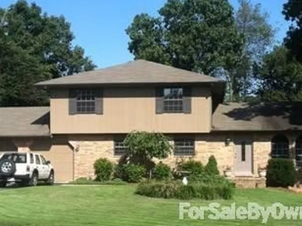 8118 Thornewood Dr, Hixson, TN 37343