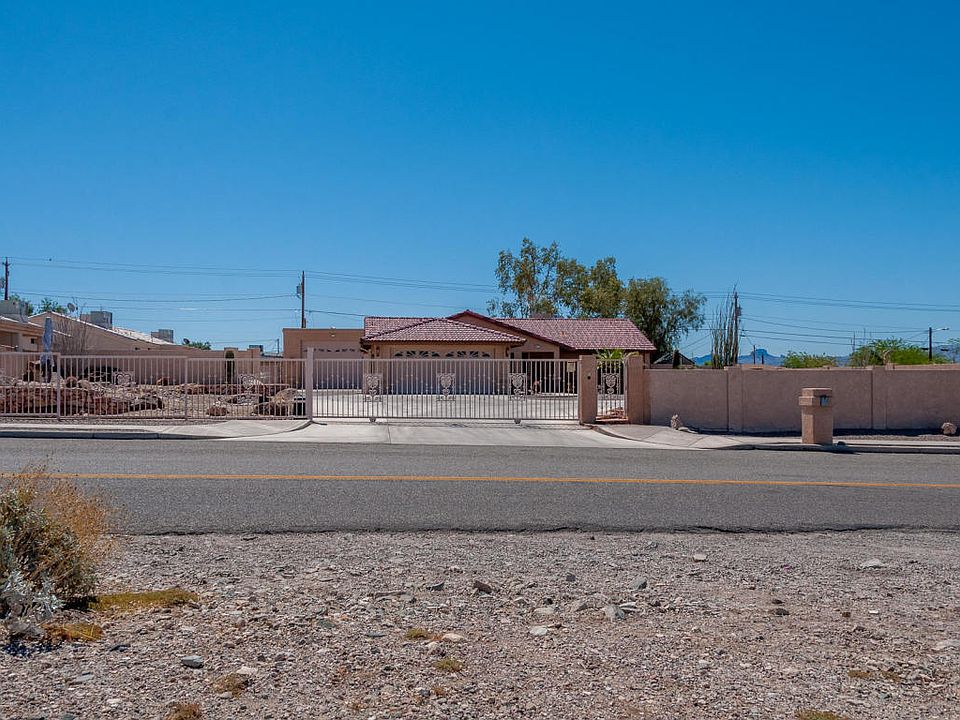 1st image of 2070 Holly Ave