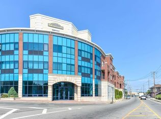 130 Post Ave APT 203, Westbury, NY 11590