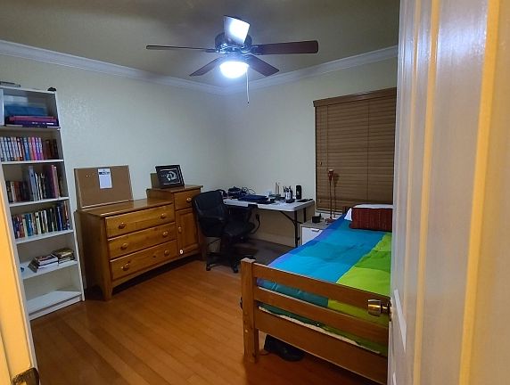 5th image of 451 SW 181st Ave