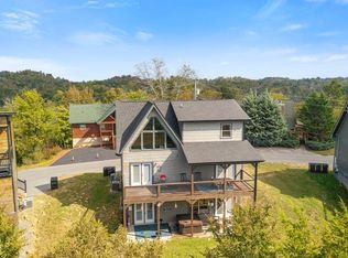 2053 Eagle Feather Dr, Sevierville, TN 37876