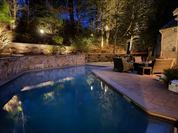 66 Simmons Dr, Duxbury, MA 02332