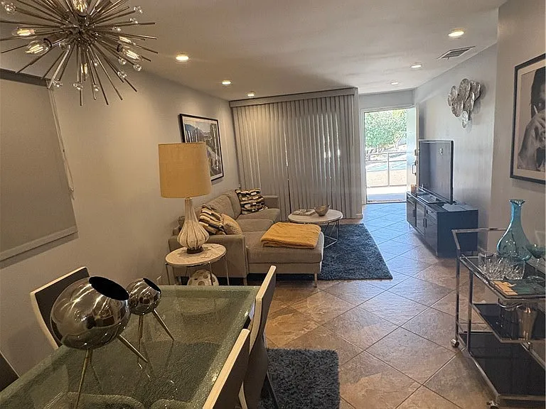 510 N Villa Ct — Photo 27