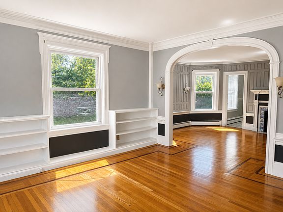 3rd image of 23 Maynard St #1