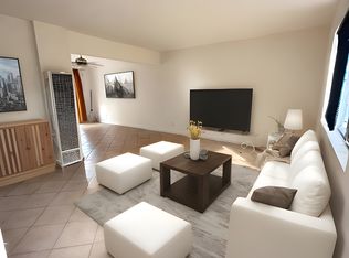 392 Ralcam Pl #C, Costa Mesa, CA 92627