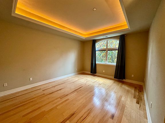 4th image of 10398 NE 17th St Unit 205