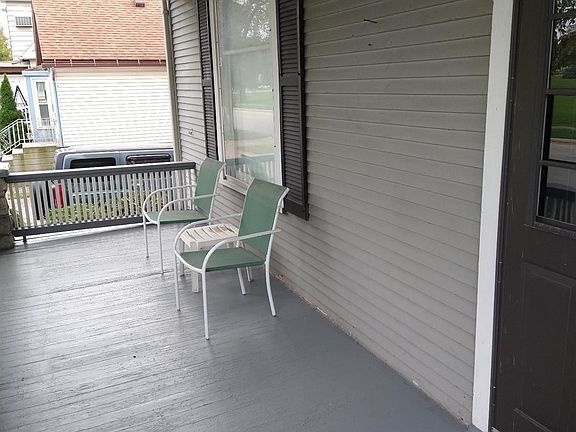 3rd image of 713 W Park St