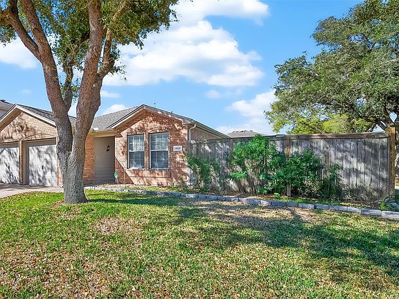 3rd image of 4827 Rustic Field Ln