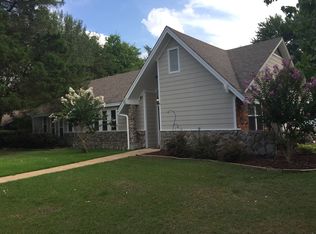 2305 Englewood Dr, Tupelo, MS 38801