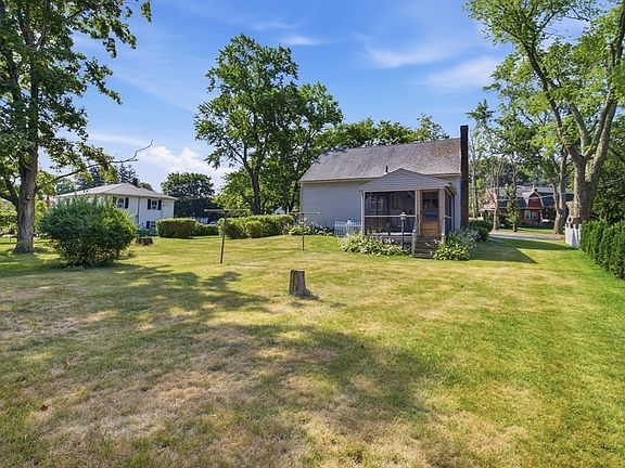 5th image of 989 Cohannet St