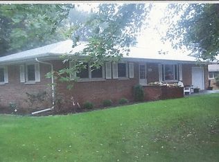 406 E McKinley St, Philo, IL 61864