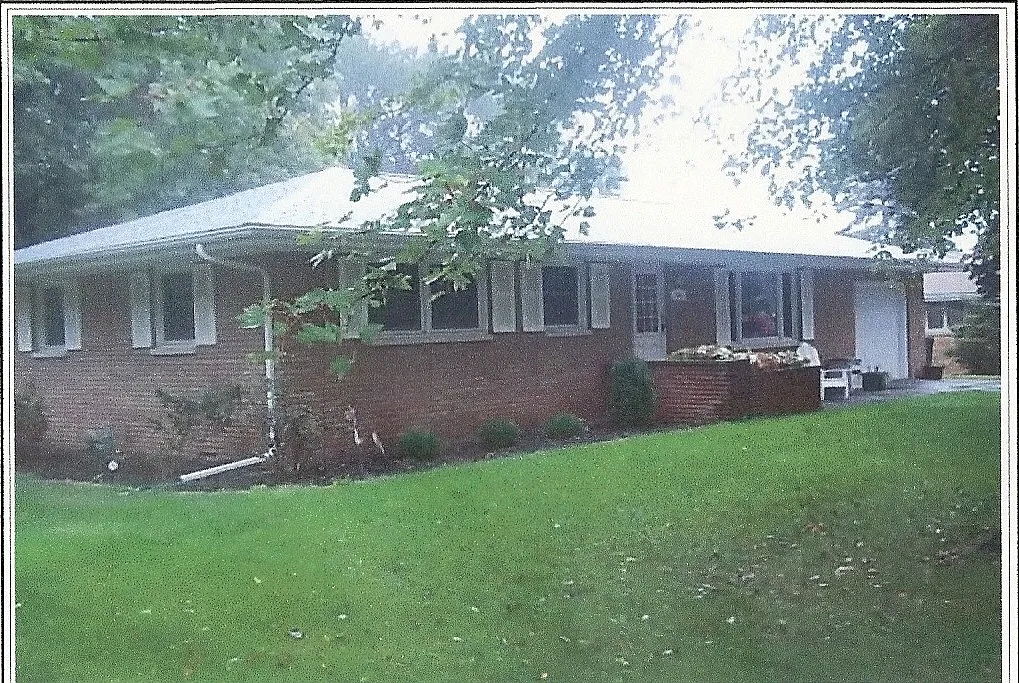 406 E McKinley St photo 1