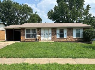 2341 Battlefield Dr, Florissant, MO 63031