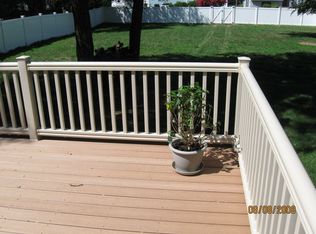 5 Oakton Dr, Mantua, NJ 08051