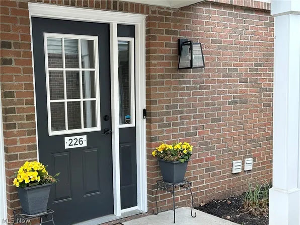 3321 Lenox Village Dr Unit 226, Fairlawn, OH 44333
