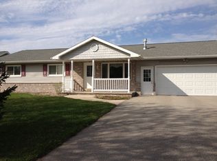 1190 Kluck St, Neenah, WI 54956