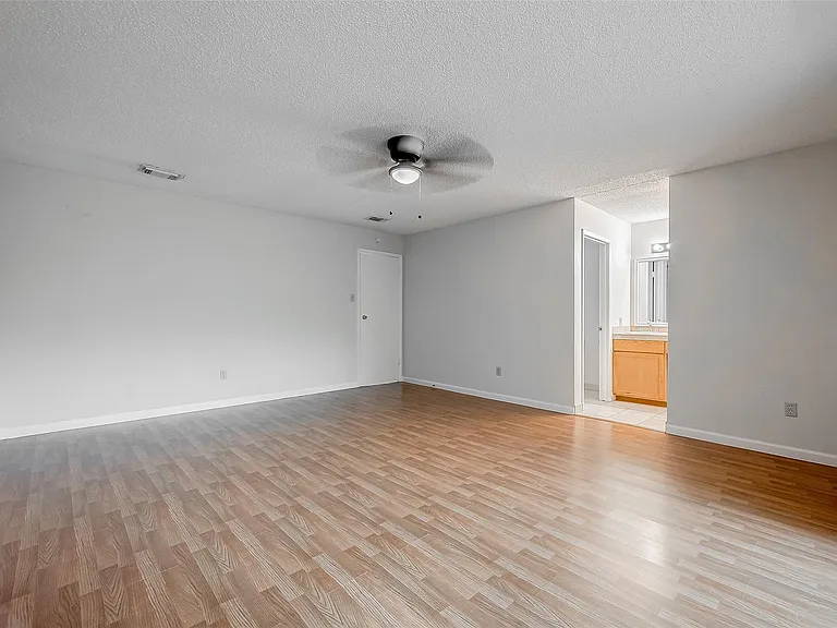 2915 Windchase Blvd — Photo 20