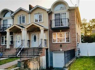 4232 249th St #2, Little Neck, NY 11363