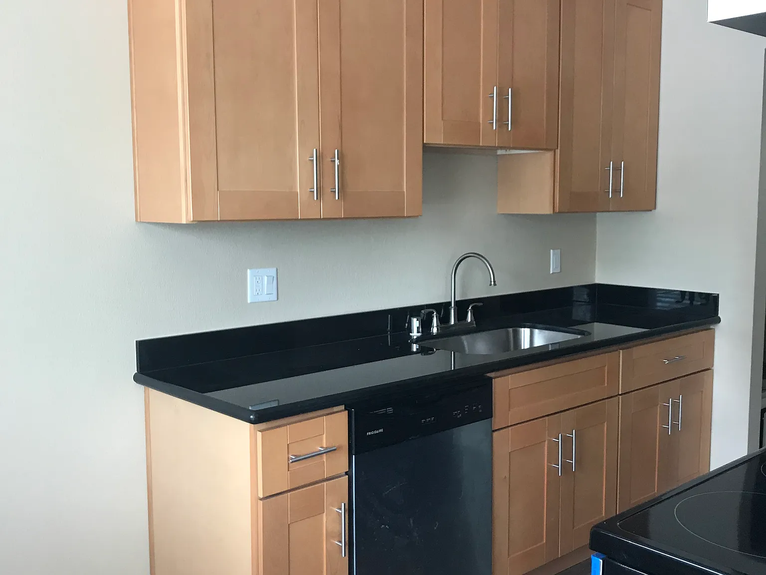 1 bed, 700 sqft, $2,200 — Photo 4