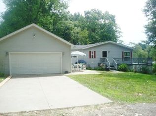32338 Hilltop Dr, Dowagiac, MI 49047