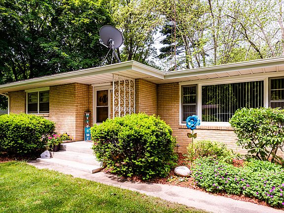 2nd image of 2334 Marral Dr