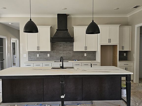 4th image of 88 Adam Dr