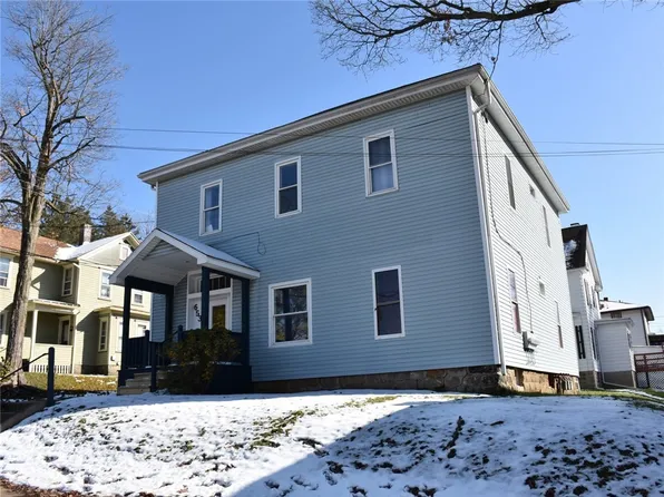 653 N Main St, Meadville, PA 16335