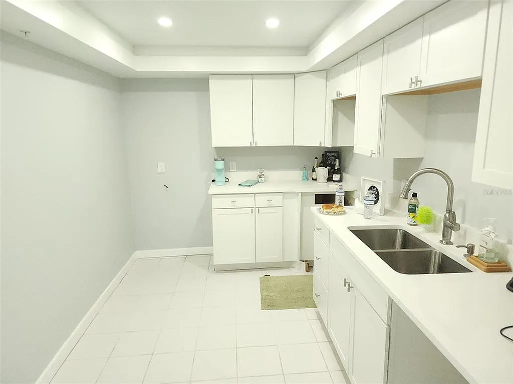1 bed, 1.0 bath, 760 sqft, $2,400 — Photo 2