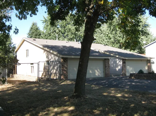 869 125th Ln NE, Blaine, MN 55434