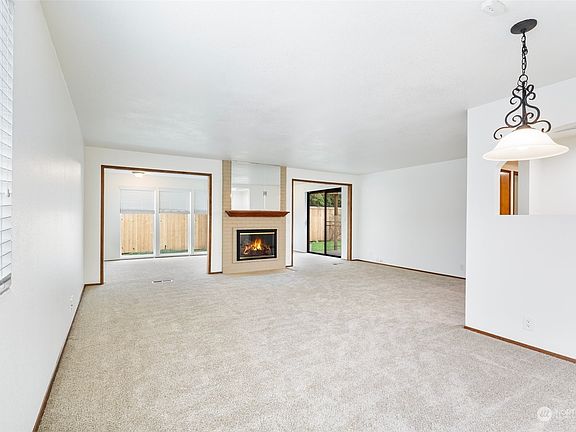 5th image of 2406 SE Balboa Drive