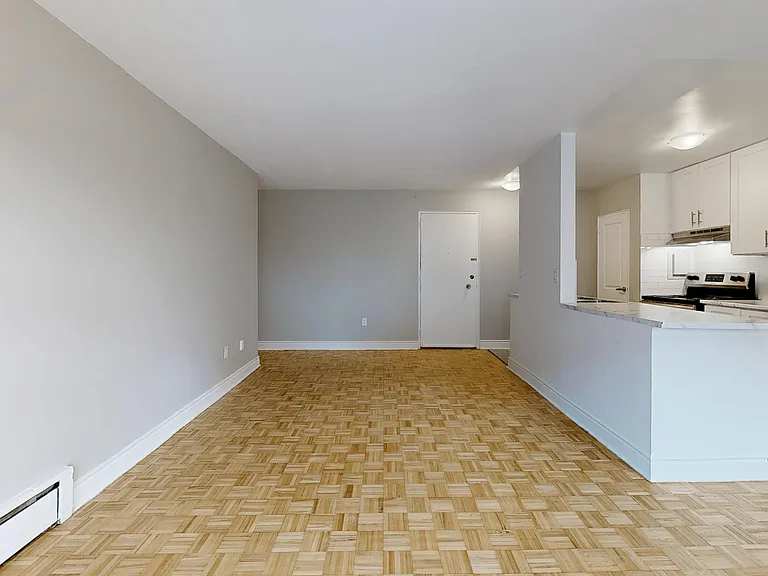 296 Grenfell St — Photo 13