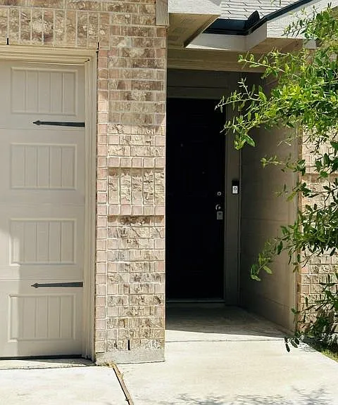 133 Dupont Pass — Photo 2