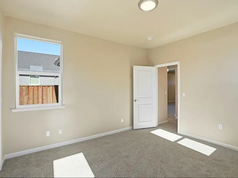 765 Brandywine Ln — Photo 11