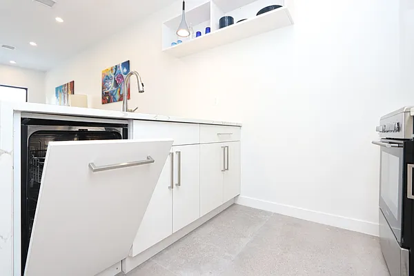 Rented by Blue Egg Realty Corp | media 15